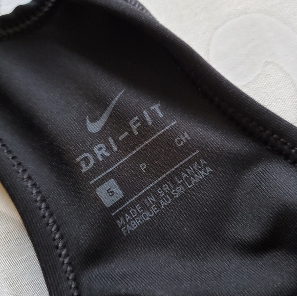 Nike Dri Fit Sports Bra - Picture 6 of 6